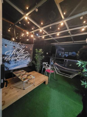 Mini's rooftop room